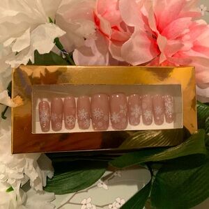 Nail Art & Co Boutique: Snow flakes Nude